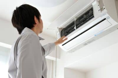 Bris de chaleur : les 5 signes révélateurs que votre climatiseur est en détresse et comment le réparer vous-même !