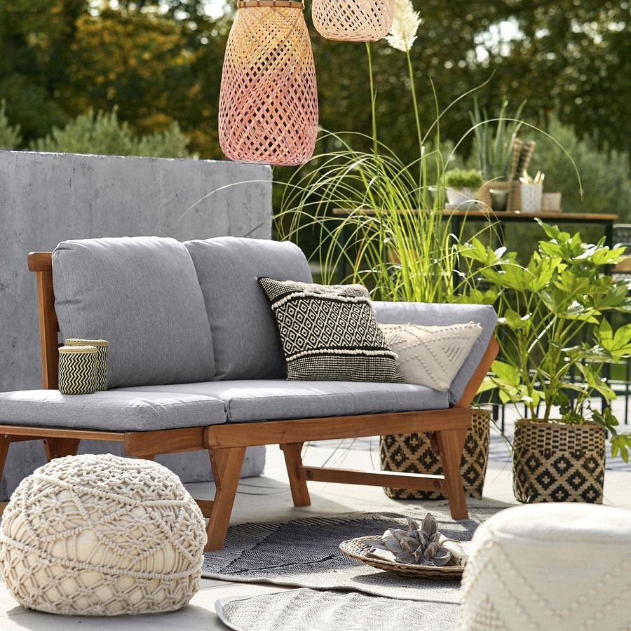 jardin boheme avec un mobilier outdoor contemporain