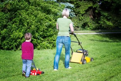 Jardin : Peut-on tondre sa pelouse le 14 juillet ?