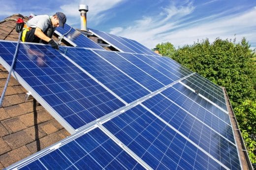 À épingler : Quel est le rendement exact d’un panneau solaire de 300W ? Une réelle bonne affaire ?