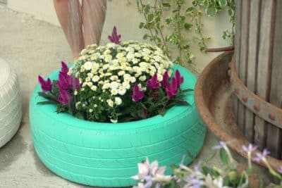 Déco écolo : découvrez comment transformer vos vieux objets en jardinières tendance pour votre jardin !