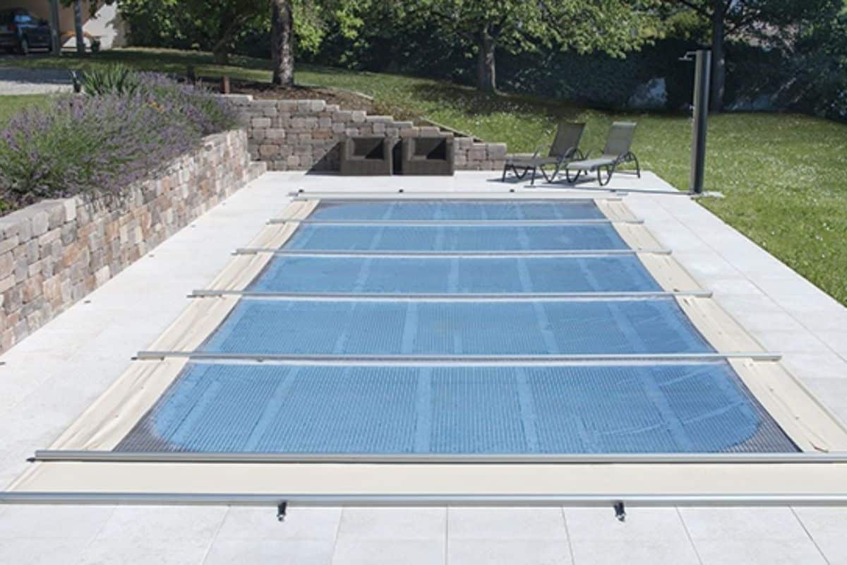 Piscines : une innovation étonnante pour chauffer votre piscine avec une bâche