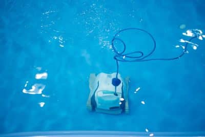 Une piscine qui s'entretient sans vous ? C'est possible avec ce tout nouveau robot