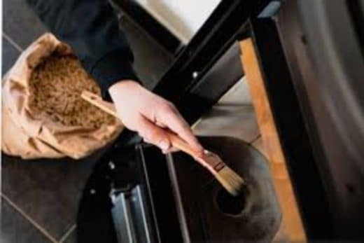 À épingler : Économisez gros: découvrez la fréquence et les prix pour l’entretien de votre poêle à granulés !