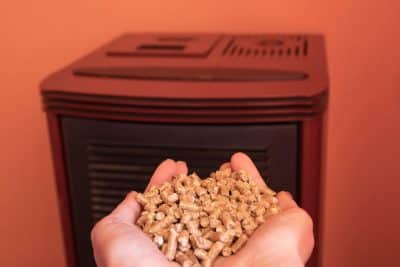 Pellets c'est le moment de faire vos stocks pour l'hiver, voici les marques aux meilleurs prix de septembre 2023