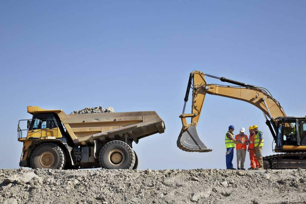 camion benne loué travaux location véhicule engin auto automobile