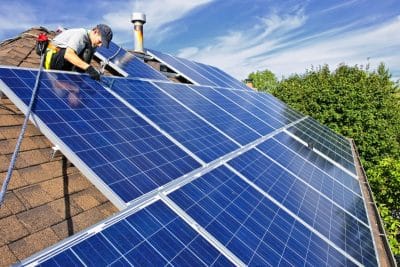 Combien ça coute de faire installer des panneaux solaires pour maison 100m2 ? 