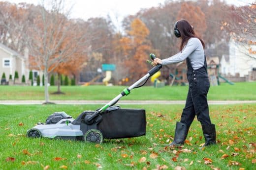 À épingler : Pelouse en automne : le moment idéal pour la dernière tonte