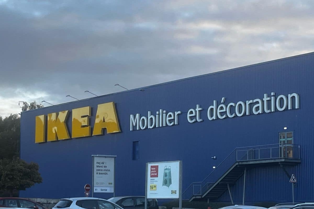 En ce moment chez Ikea, achetez un sapin de Noël et faites vous rembourser le montant en bon d'achats !