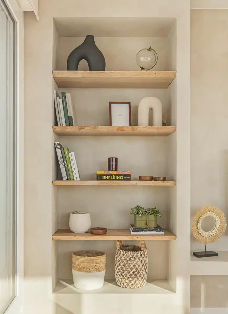 etagère sur mesure dans une alcove dans un appartement design a saragosse