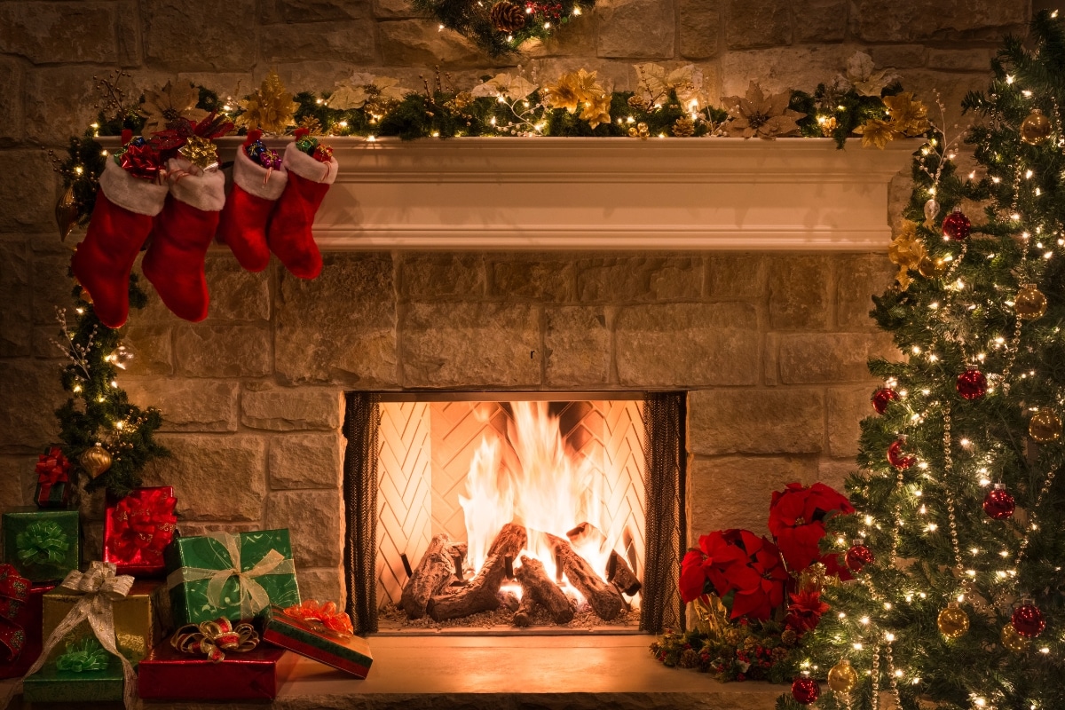 Décoration de Noël pour cheminée nos meilleures idées et conseils pour un coin feu festif !