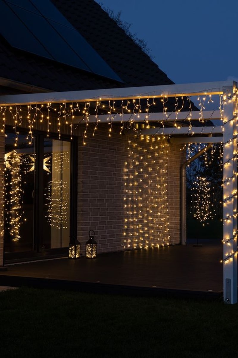 Guirlandes pour illuminer la façade de votre maison