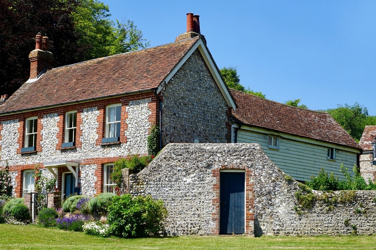 Isolation d'une maison en pierre ? Les secrets et techniques infaillibles pour des travaux réussis !