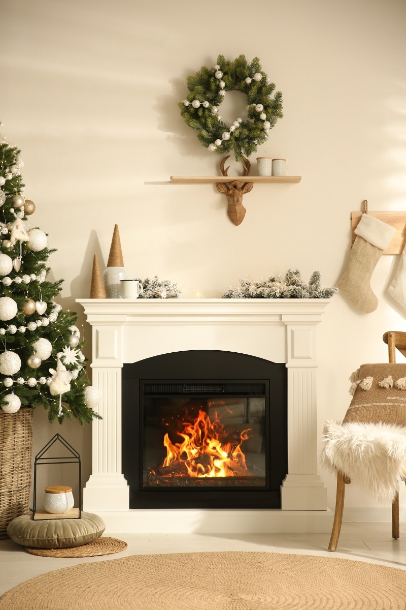 un décor minimaliste pour sublimer votre cheminée