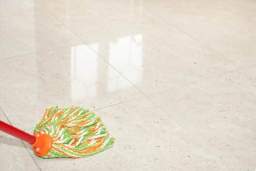 À épingler : Envie d’un carrelage brillant ? Essayez cette astuce de grand-mère !