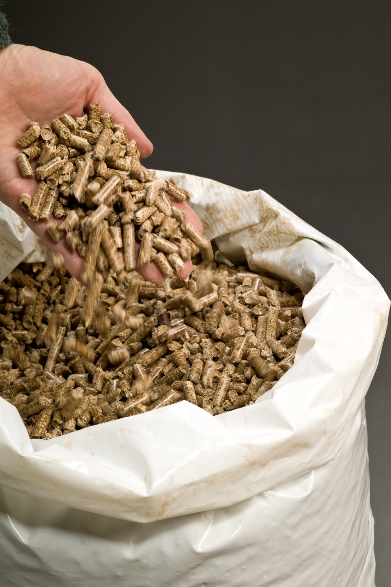 un sac de pellets de bois