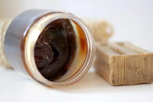 À épingler : Le savon noir : un ingrédient de grand-mère multi-usage pour un nettoyage efficace !