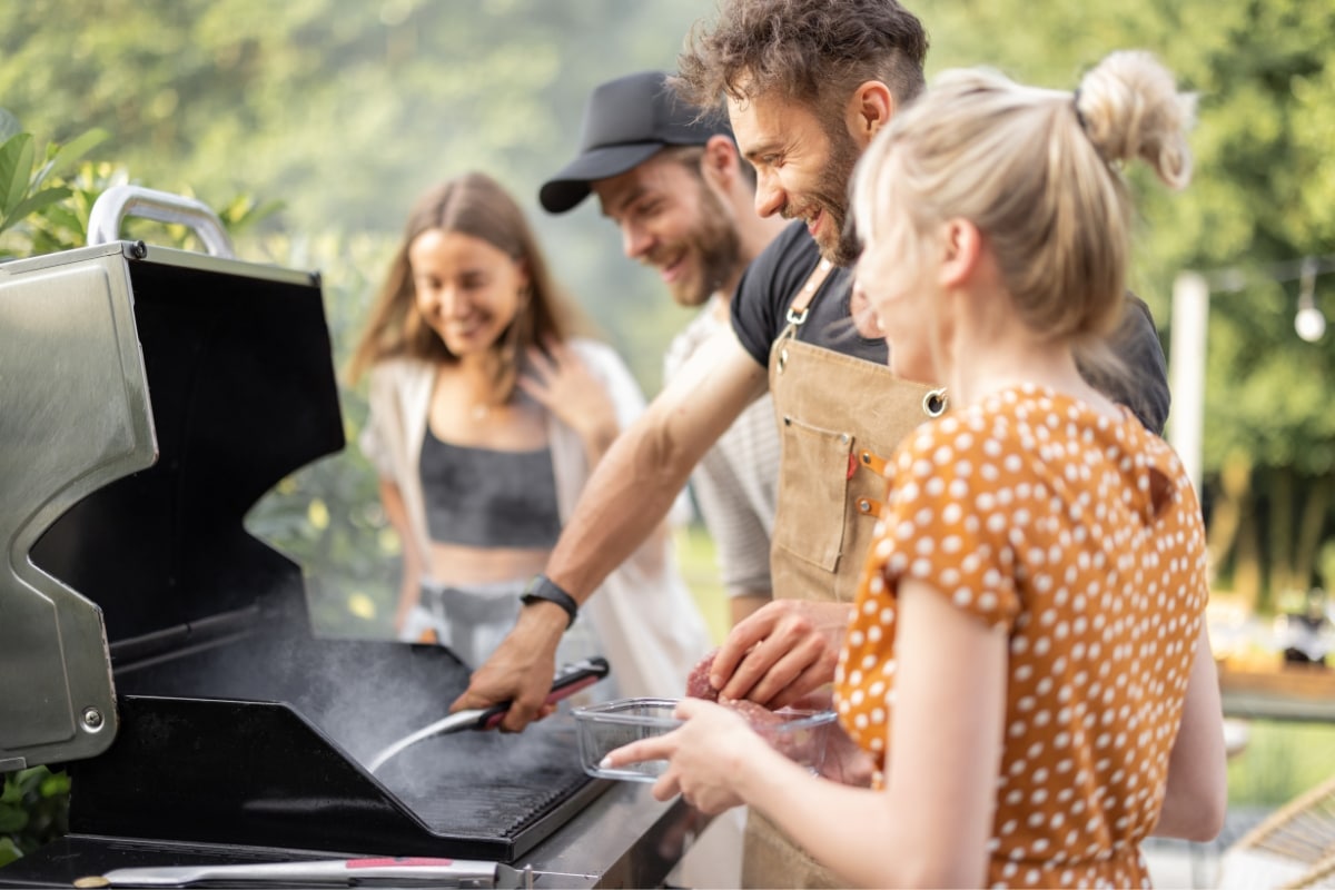 Barbecue au jardin