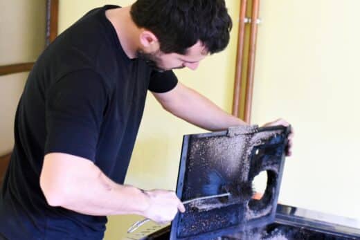 À épingler : Nettoyer un poêle à bois : techniques et outils indispensables pour un chauffage performant et durable