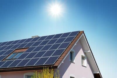 Quel est le prix de panneaux solaires pour une maison de 120 m² ?