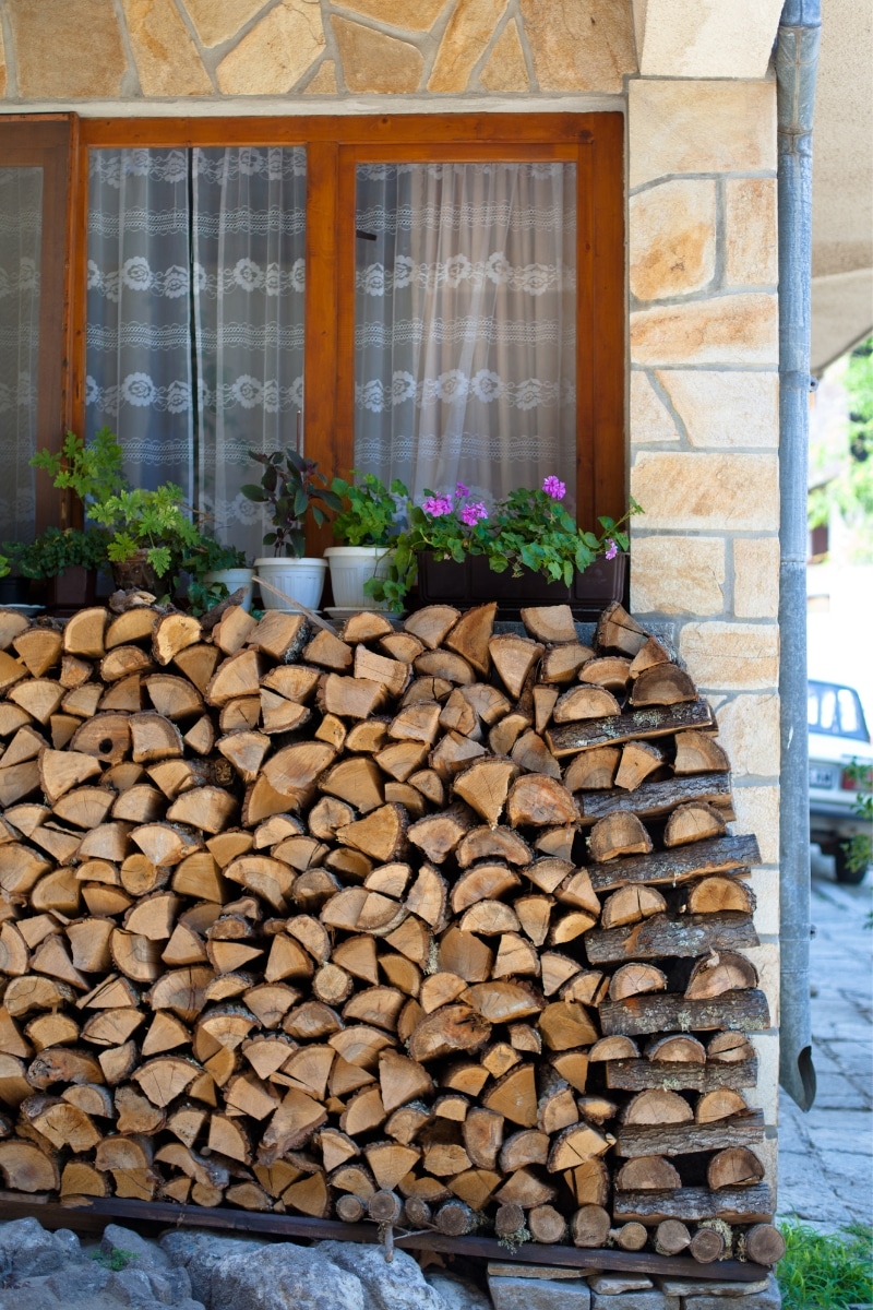 Stockage du bois de chauffage