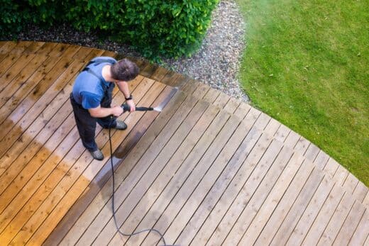 À épingler : Nettoyer votre terrasse en bois ? Utilisez ces produits naturels !