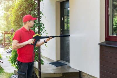 Nettoyer la façade de votre maison