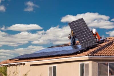 Installation de panneaux solaires comment éviter les arnaques qui se multiplient en France