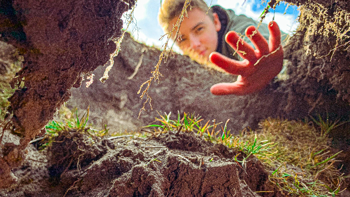 sous la terre