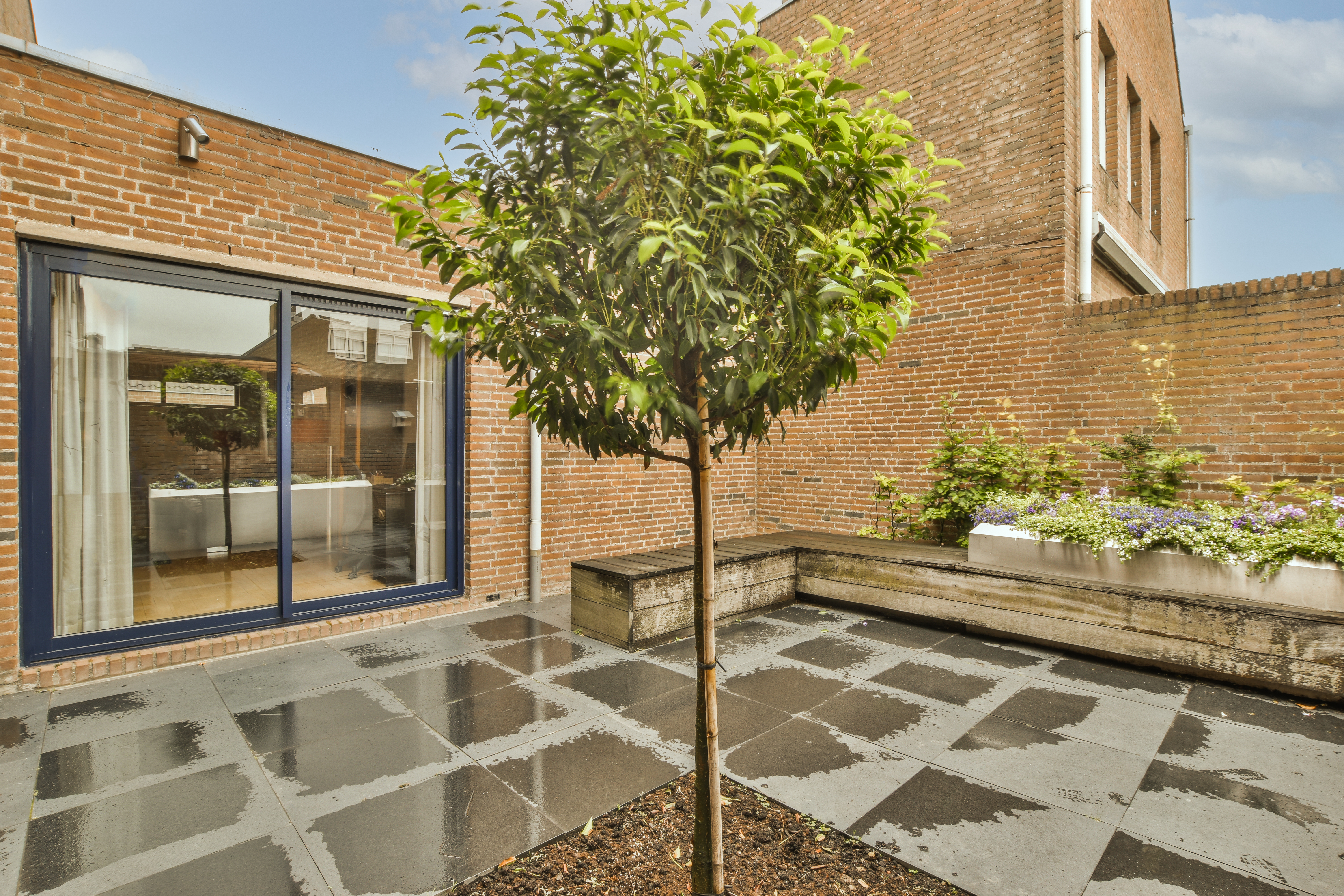 Comment réussir l’aménagement extérieur devant la maison pour plus de charme ?