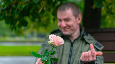 Plantez vos rosiers au bon moment _