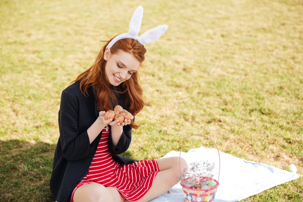 Le charme d’une chasse aux œufs au cœur du jardin printanier
